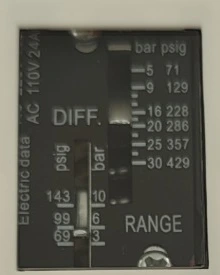 Adjustable DIFF. and RANGE dial window of the pressure control switch